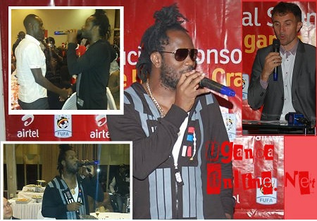 Bebe Cool performing for the Uganda Cranes players