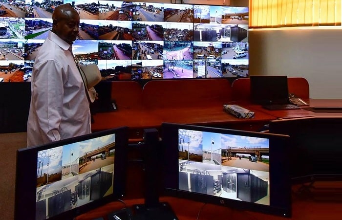 President Museveni during the launch of teh CCTV cameras at the Nateete Police command center