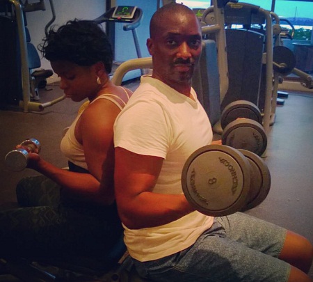 The lovely couple gyming together